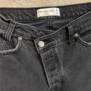 Abercrombie & Fitch The Dad High Rise black jeans 28 (6s)